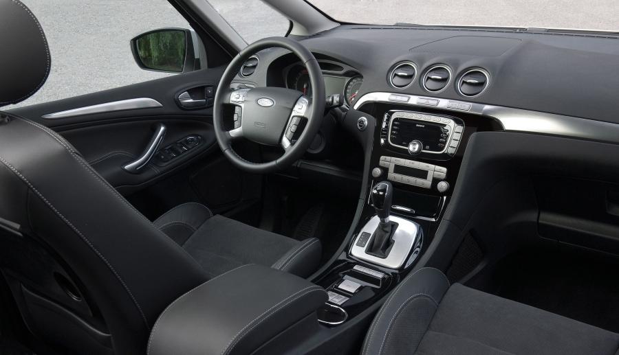  Ford S-Max 2010 года  (фото 5 из 21)